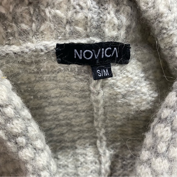 Novica Gray & White Alpaca Wool Blend Woman’s Open Front Soft Sweater Size S/M - Picture 7 of 12